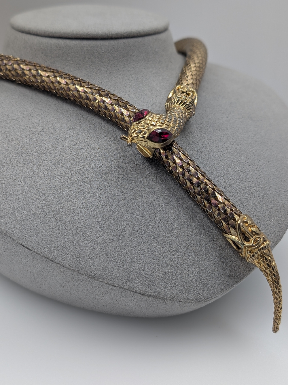 Vintage Mesh Snake Serpent Necklace Gold Red Rhinestone Eyes EUC 0628 - Picture 8 of 8